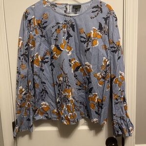 Women’s Who What Wear Women's Top 2X
Keyhole Back Floral Striped
Flared Sleeve